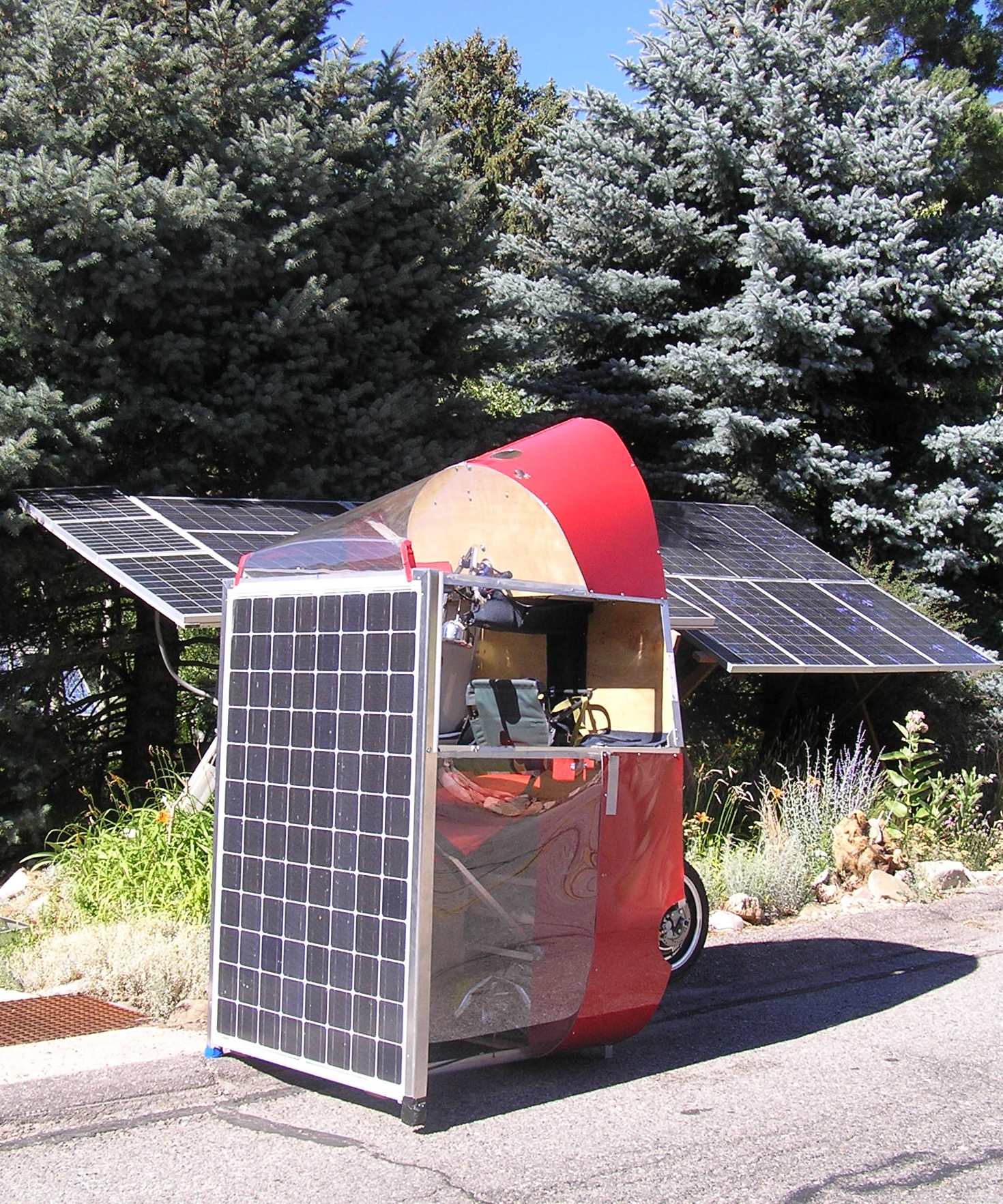 Solar Powered Electric Commuter Vehicle "Ecotrike" with Zero Emissions