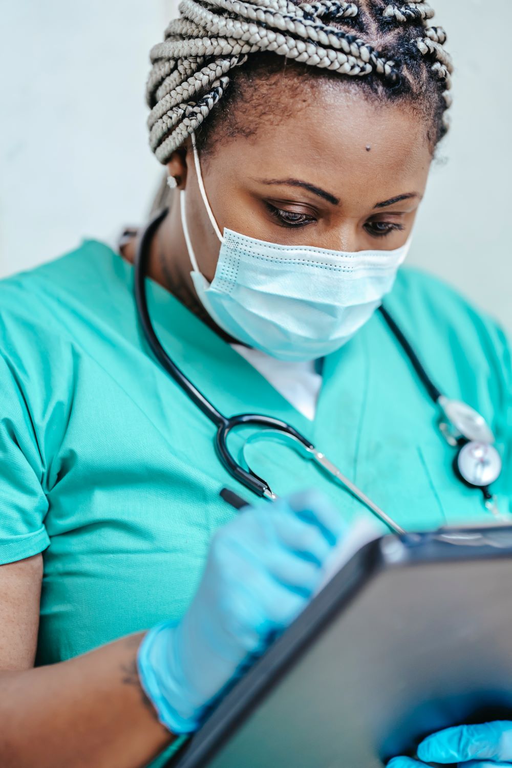 Healthcare Renew Helps Healthcare Workers Recover From Pandemic Burnout 